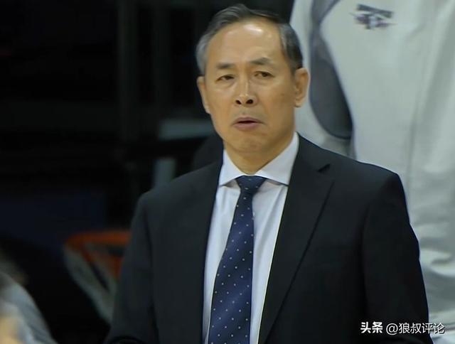 九游娱乐官方网站-许利民：末节麦基和周琦在场表现 坚定后续围绕双塔搭配更多的战术