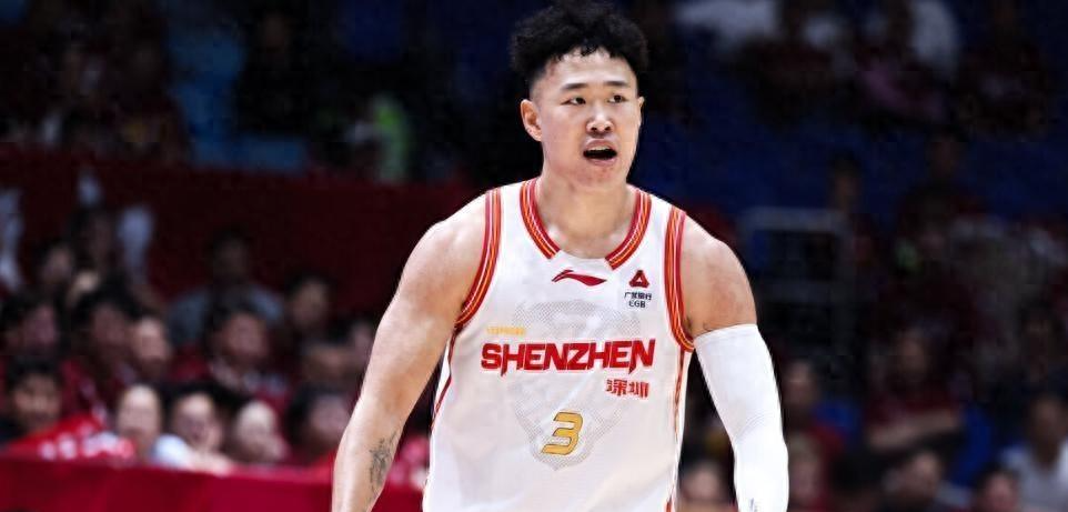 九游娱乐app下载-曾凡博带伤坚持上阵，高效砍下高分，强势打乱广东防线